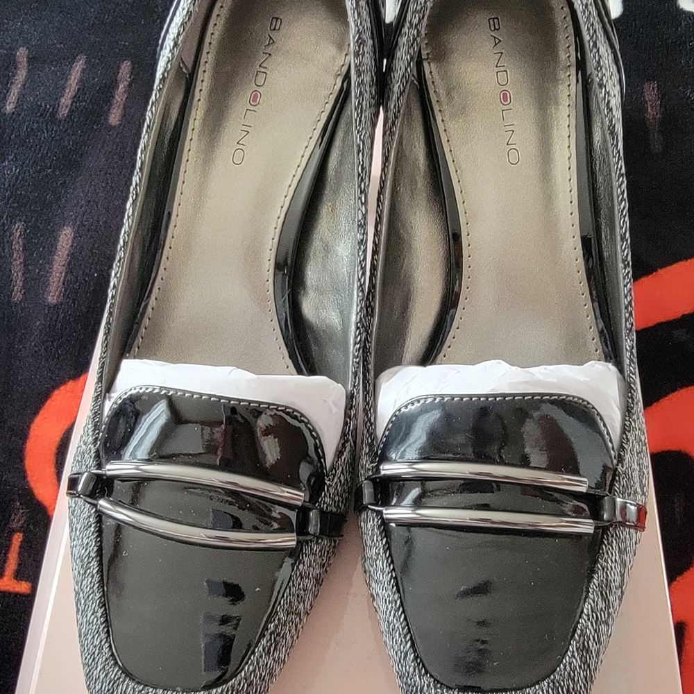 Bandolino Women's Black and Gray Loafers